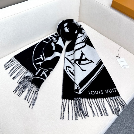 Louis Vuitton Cashmere Scarf in 218217