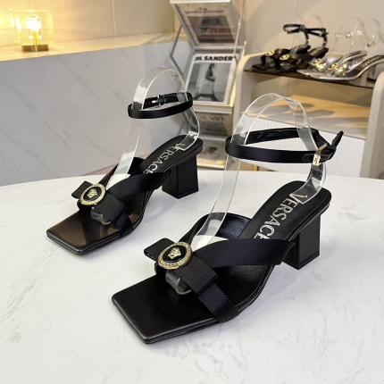 Versace Pumps For Women in 218235