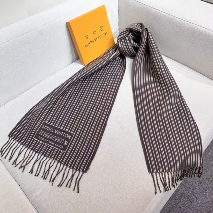 Louis Vuitton Cashmere Scarf in 218236