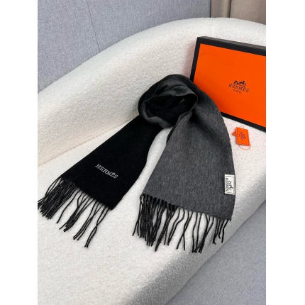Hermes Cashmere scarf in 218252