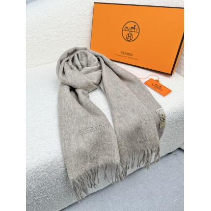 Hermes Cashmere scarf in 218257