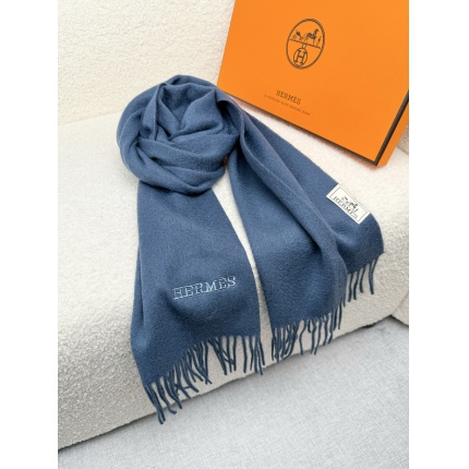 Hermes Cashmere scarf in 218258