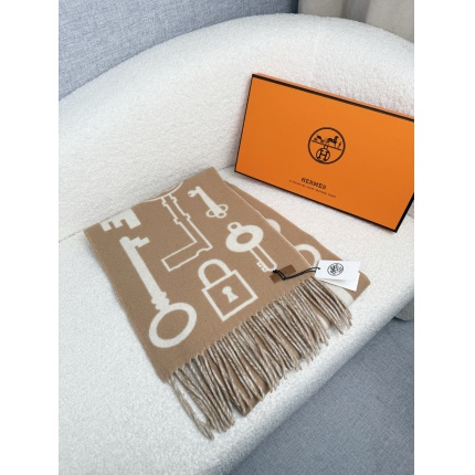 Hermes Cashmere scarf in 218267