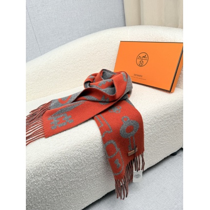 Hermes Cashmere scarf in 218270