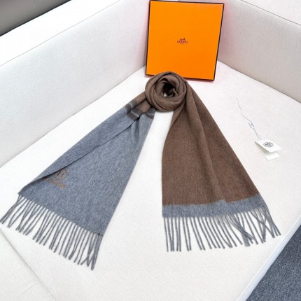 Hermes Cashmere scarf in 218271
