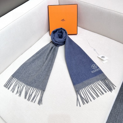 Hermes Cashmere scarf in 218272