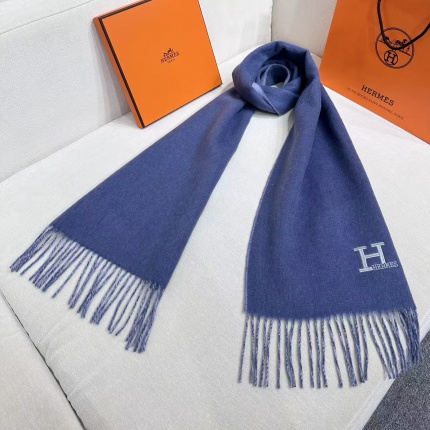 Hermes Cashmere scarf in 218276