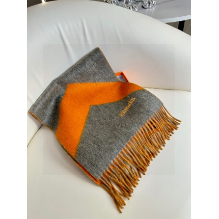 Hermes Cashmere scarf in 218280