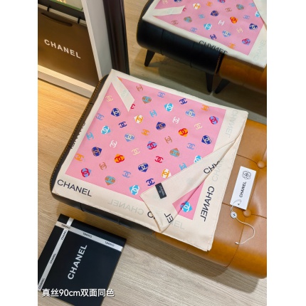 Chanel Scarf in 218289