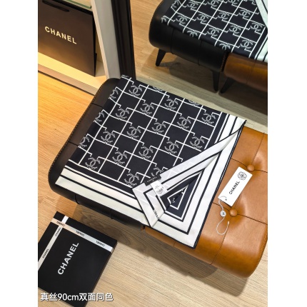 Chanel Scarf in 218308
