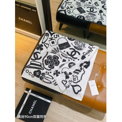 Chanel Scarf in 218311