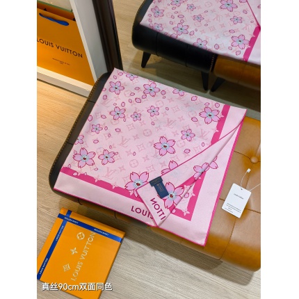 Louis Vuitton Lightweight Scarf in 218353