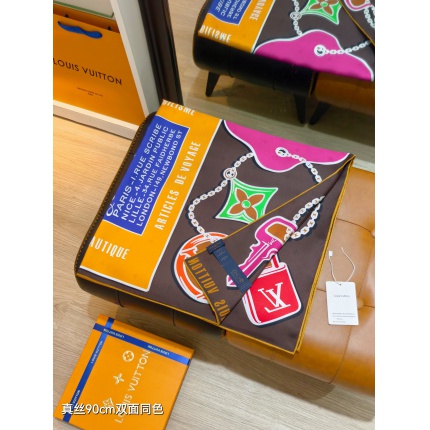 Louis Vuitton Lightweight Scarf in 218355