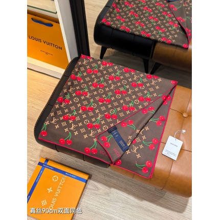 Louis Vuitton Lightweight Scarf in 218360
