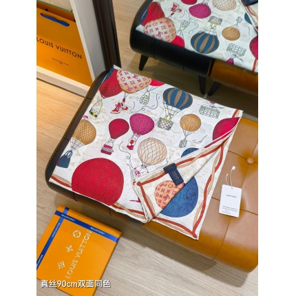 Louis Vuitton Lightweight Scarf in 218363
