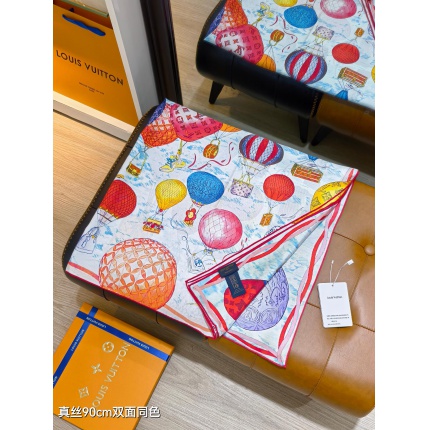 Louis Vuitton Lightweight Scarf in 218364