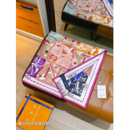 Louis Vuitton Lightweight Scarf in 218365