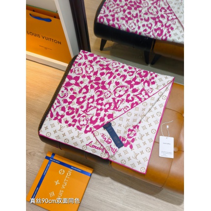 Louis Vuitton Lightweight Scarf in 218369