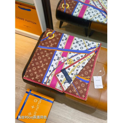 Louis Vuitton Lightweight Scarf in 218373