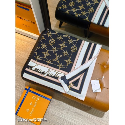 Louis Vuitton Lightweight Scarf in 218374