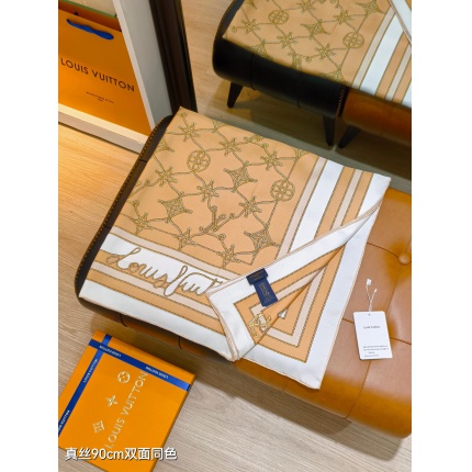 Louis Vuitton Lightweight Scarf in 218375