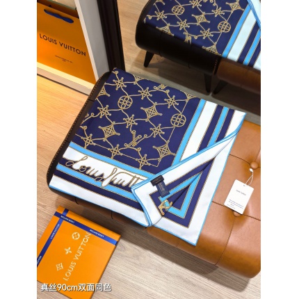 Louis Vuitton Lightweight Scarf in 218376
