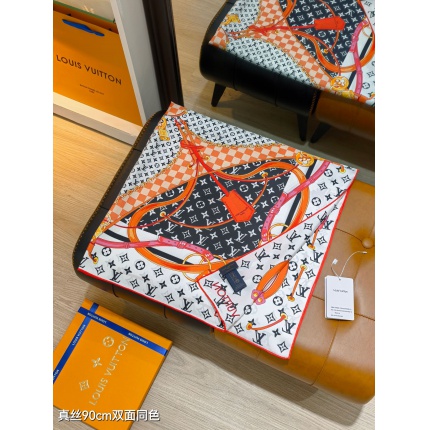Louis Vuitton Lightweight Scarf in 218381