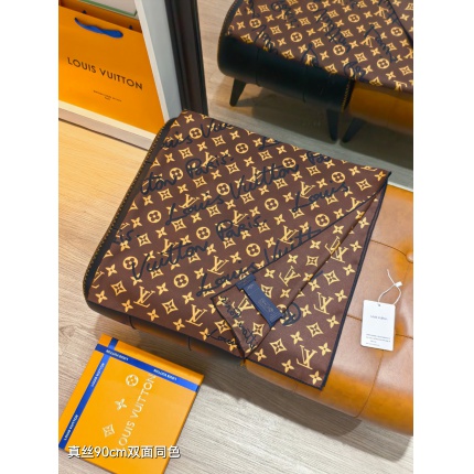 Louis Vuitton Lightweight Scarf in 218387