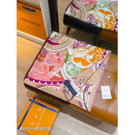 Louis Vuitton Lightweight Scarf in 218390