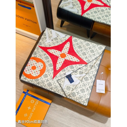 Louis Vuitton Lightweight Scarf in 218396