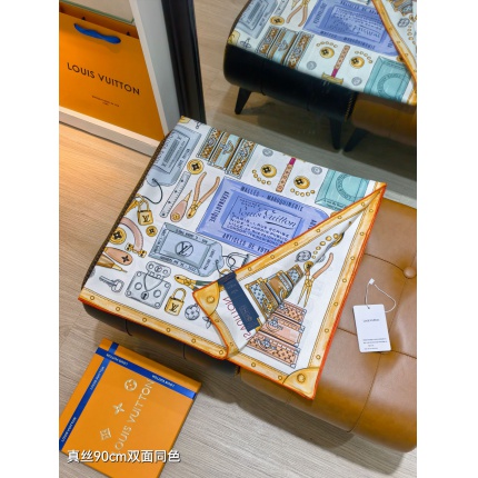 Louis Vuitton Lightweight Scarf in 218403