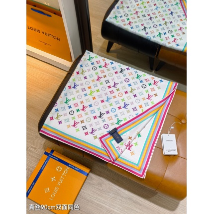 Louis Vuitton Lightweight Scarf in 218405