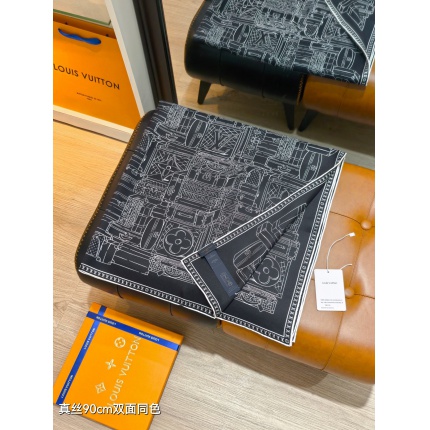 Louis Vuitton Lightweight Scarf in 218413