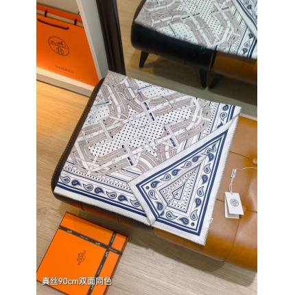 Hermes Cashmere scarf in 218421