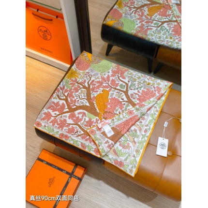 Hermes Cashmere scarf in 218436