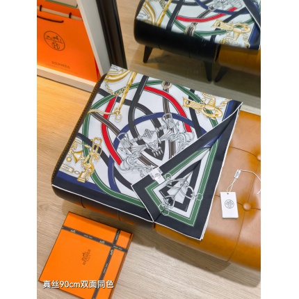 Hermes Cashmere scarf in 218440