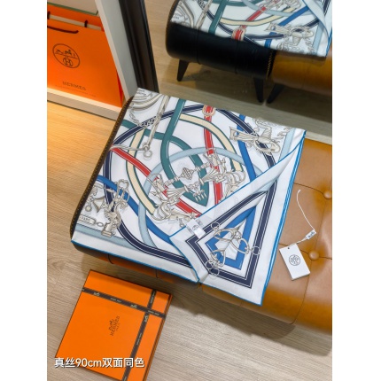 Hermes Cashmere scarf in 218443