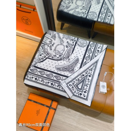 Hermes Cashmere scarf in 218451