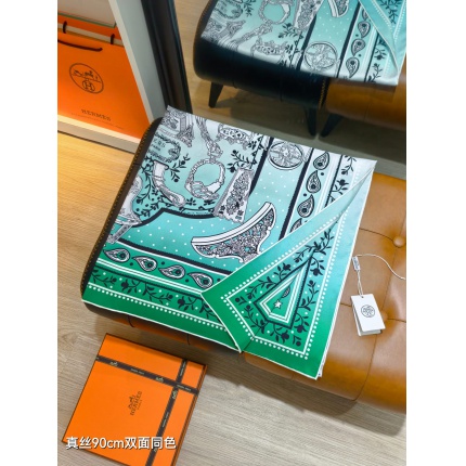 Hermes Cashmere scarf in 218452