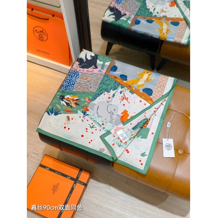 Hermes Cashmere scarf in 218467