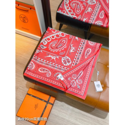 Hermes Cashmere scarf in 218472