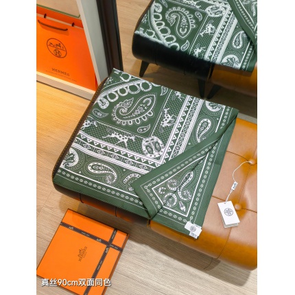 Hermes Cashmere scarf in 218474
