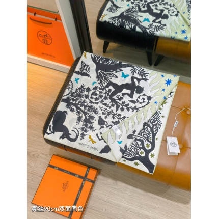 Hermes Cashmere scarf in 218477