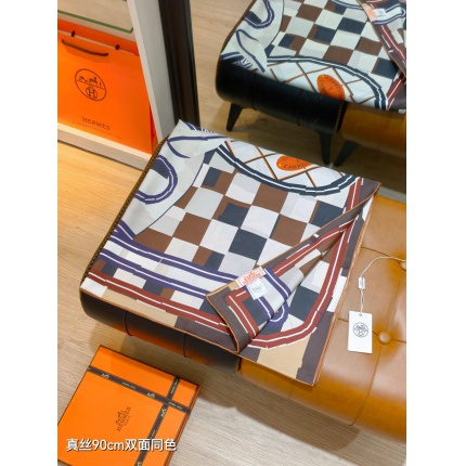 Hermes Cashmere scarf in 218495