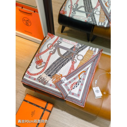 Hermes Cashmere scarf in 218497