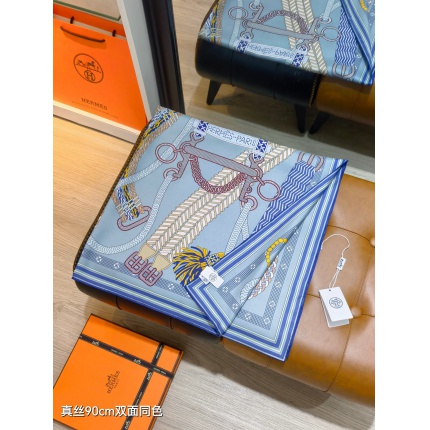 Hermes Cashmere scarf in 218498