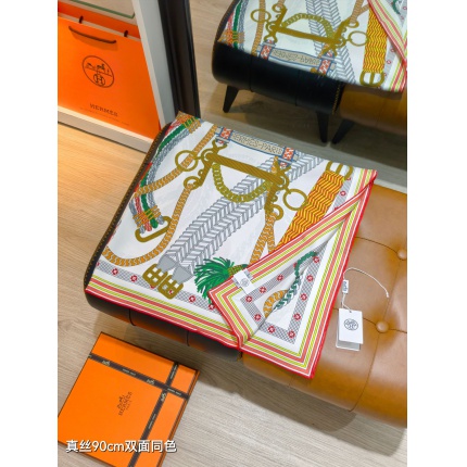 Hermes Cashmere scarf in 218500