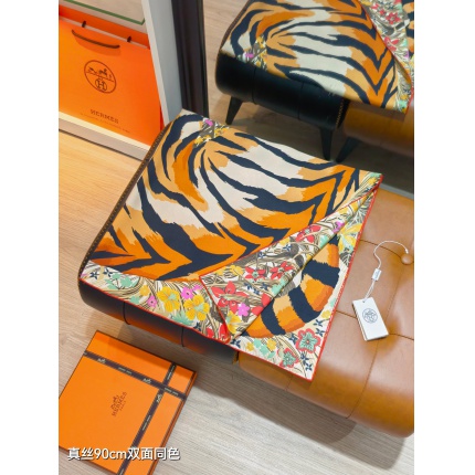 Hermes Cashmere scarf in 218528