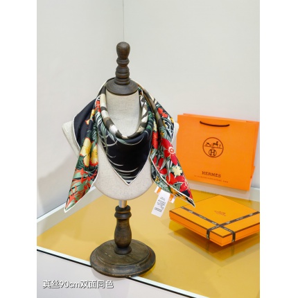 Hermes Cashmere scarf in 218529