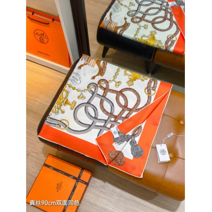 Hermes Cashmere scarf in 218533